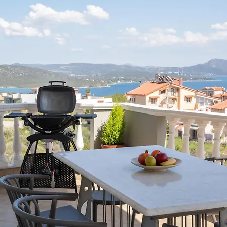 Holiday home Nireas Blue Balcony By Raise Vatheia